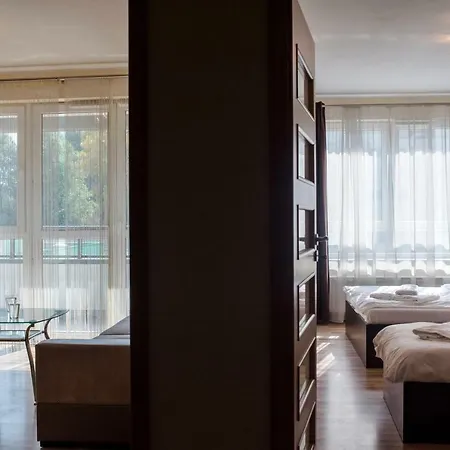 Notabene Airport * Varsóvia