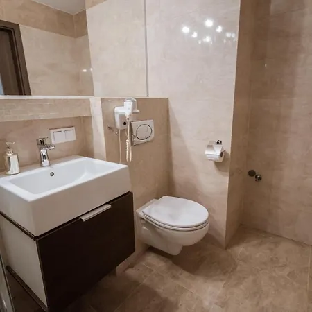 Notabene Airport * Varsóvia